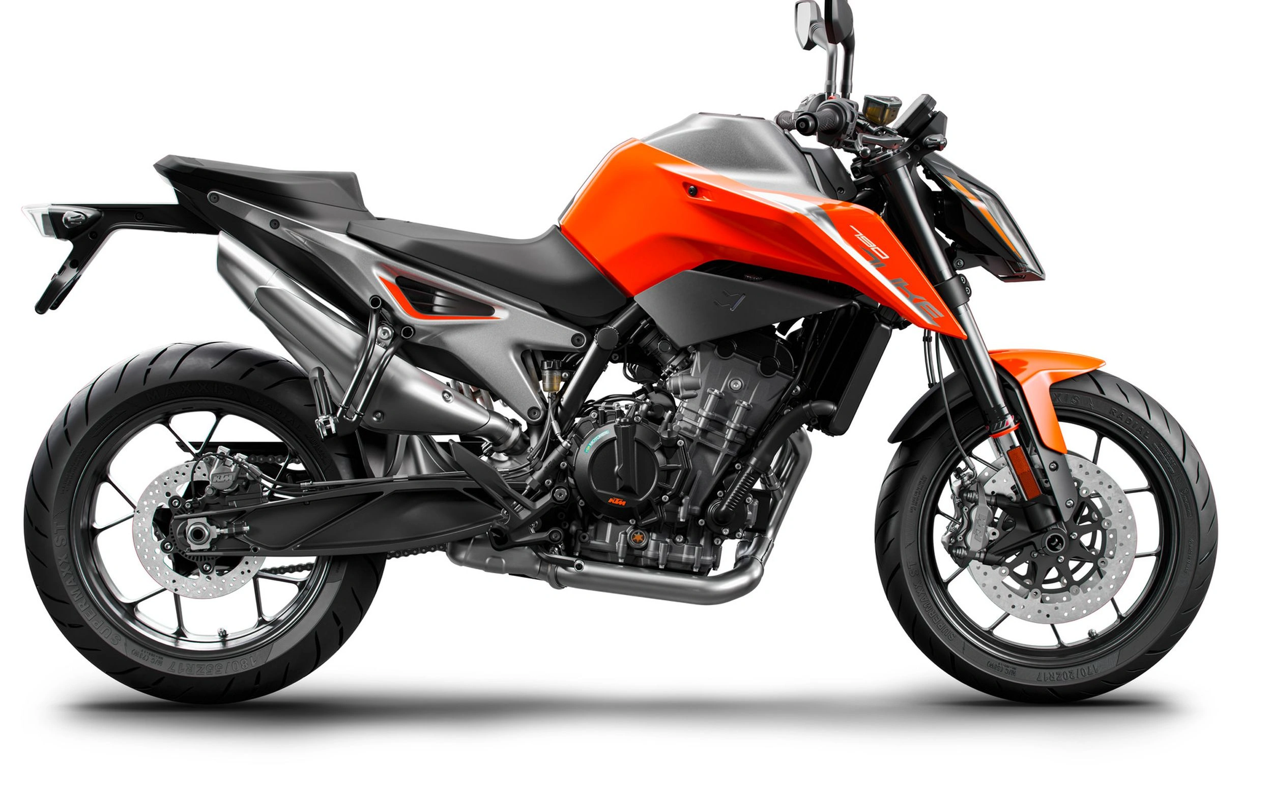 KTM 790 Duke Karşılaştırma 58accbab-d24d-4126-bcaa-544290929cff