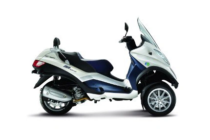 Piaggio MP3 300 Karşılaştırma f93df158-07c1-4915-9563-be4354a51c69