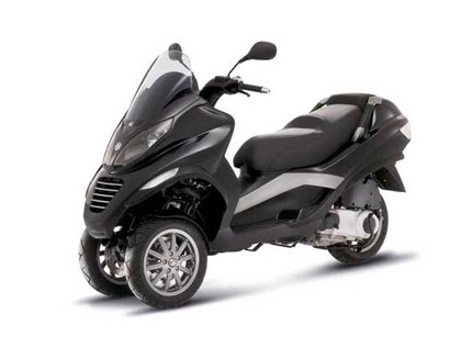 Piaggio MP3 530 Exclusive Karşılaştırma dd82041a-efaf-4b9a-a942-c771169f7c1b